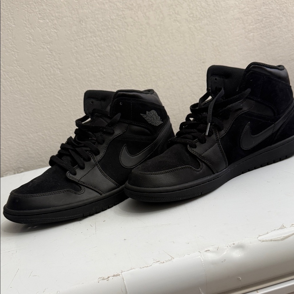 Nike Men's All-Black High-Top Sneakers